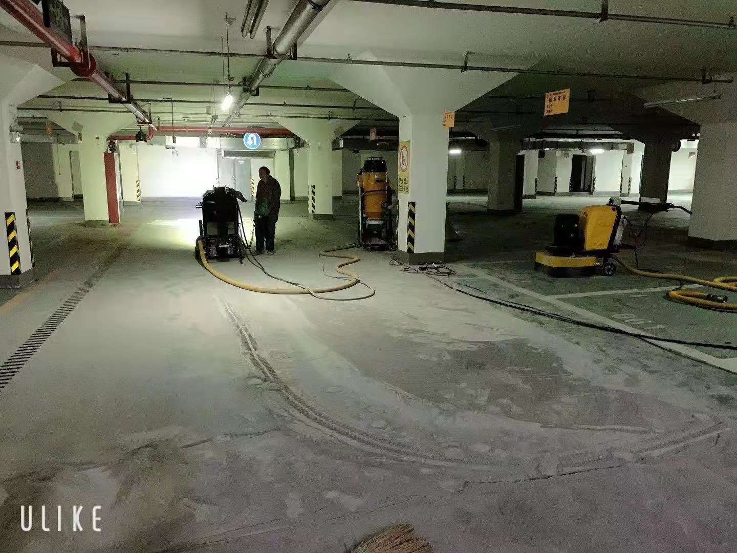 陕西省凤城五路卡地亚小区固化剂地坪施工