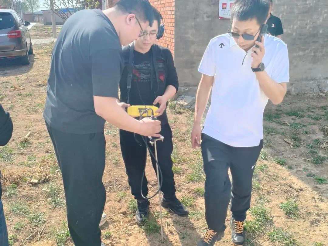 管暢科技，管線定位，燃?xì)夤芫€定位儀，定位儀，探測(cè)儀