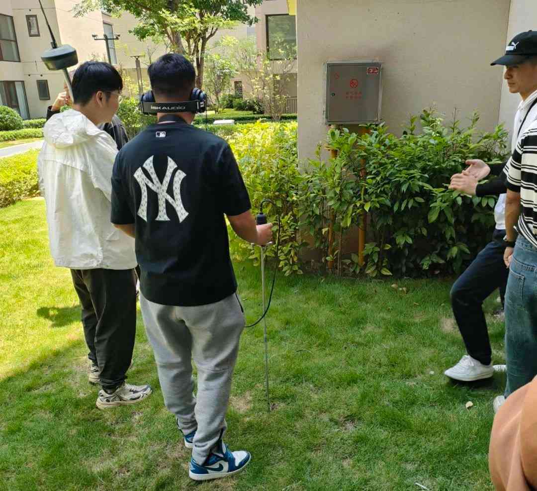 管暢科技，管線定位，燃?xì)夤芫€定位儀，定位儀，探測(cè)儀