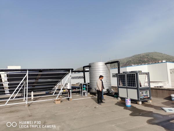 延安嘉盛石油機(jī)械空氣能采暖+太陽能熱水工程