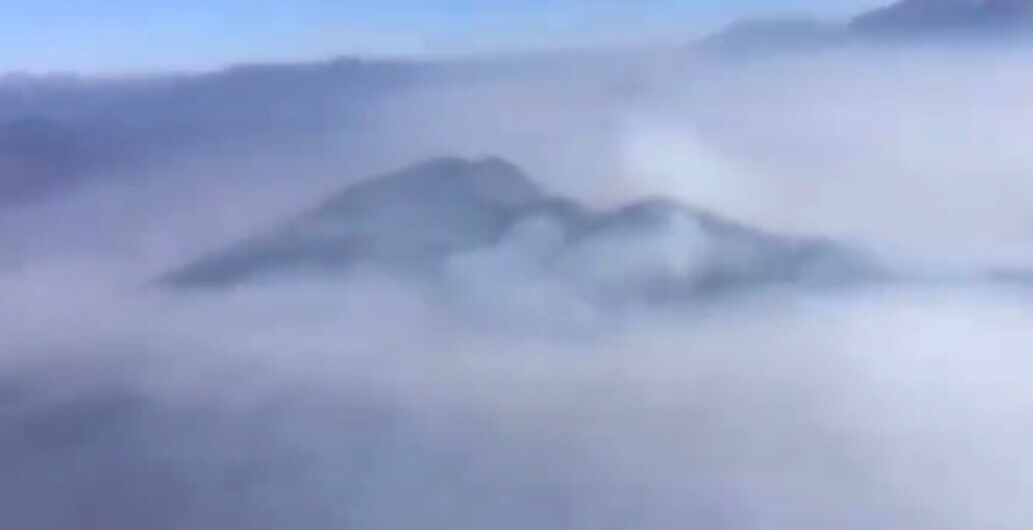 凉山火场航拍。来源:四川广播电视台