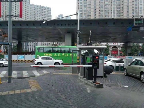 咸宁路停车场收费管理系统安装到位
