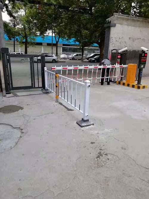 渭南市临渭区解放路车牌识别道闸安装调试完毕