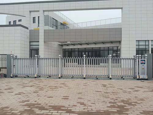 杨凌农业科技农业科技大学幼儿园电动伸缩门安装完毕