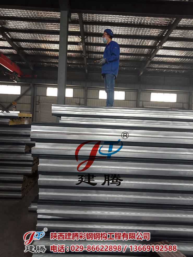 陕西威亚钢结构有限公司订购八千米岩棉夹心顶板