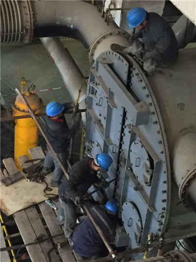 凝汽器换管改造更换不锈钢管华能济宁高新区热电有限公司2×25MW机组施工现场示图