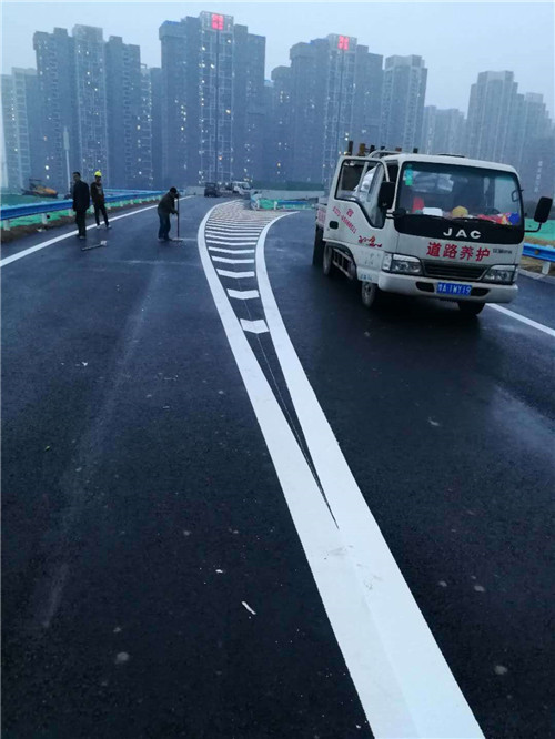 河南道路划线
