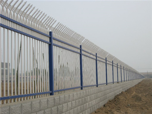 双弯头锌钢围墙护栏