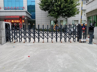 捷鷹科技-綿竹市財政局安裝8米鋁合金伸縮門安裝案例