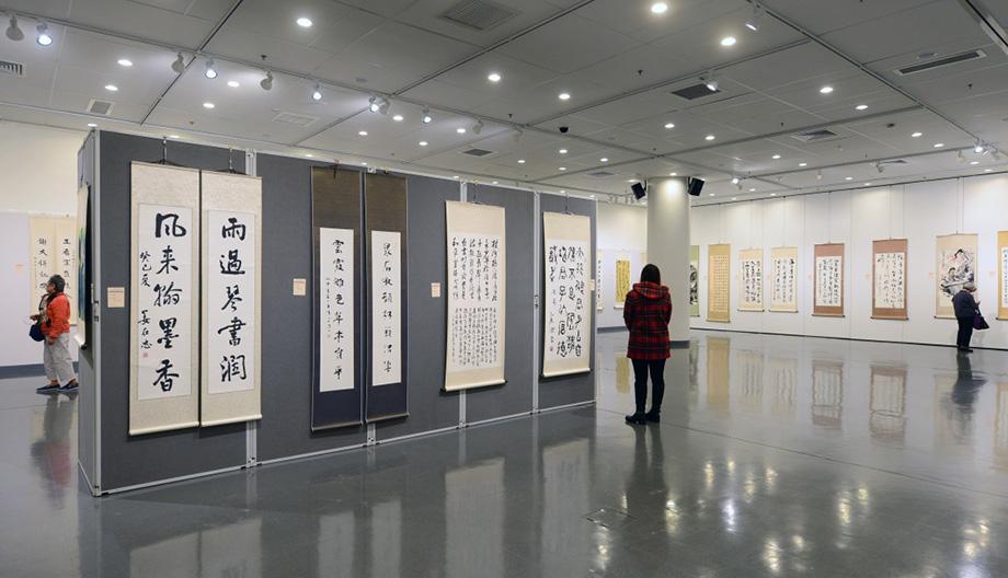 主題攝影作品展和書畫展慶祝新中國成立70周年
