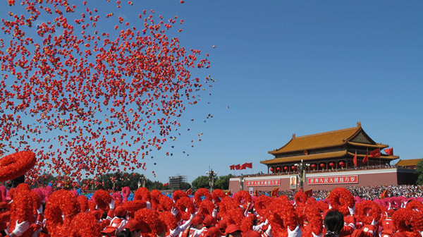 人民日報新知新覺：國慶慶典活動的獨特價值和意義