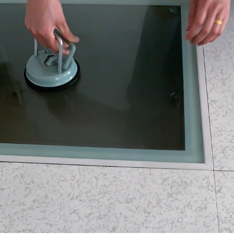 透明采光，空间更宽敞！玻璃架空地板为何成为建筑新宠？