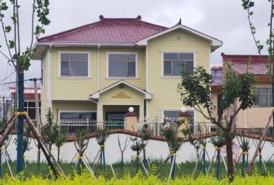 在農(nóng)村建造輕鋼別墅的費用很高嗎？