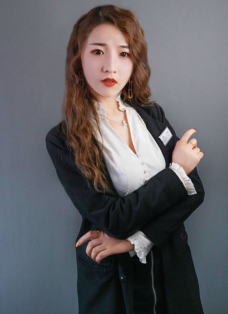 Kayla 【尤美彩妆老师】