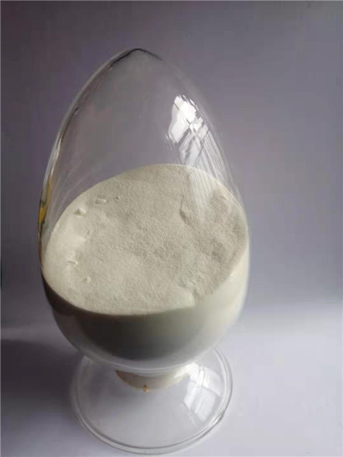 聚合氯化铝是一种新型**无机高分子混凝剂，适用于饮用水处理和造纸生产以及废水治理。
