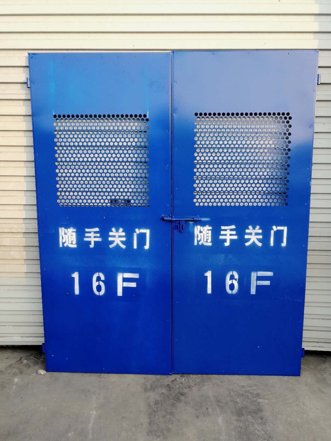 施工电梯防护门的重量如何确定
