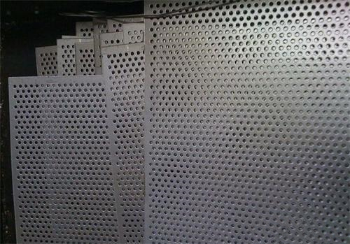 日常使用的不銹鋼沖孔網板有哪些獨特的優點呢