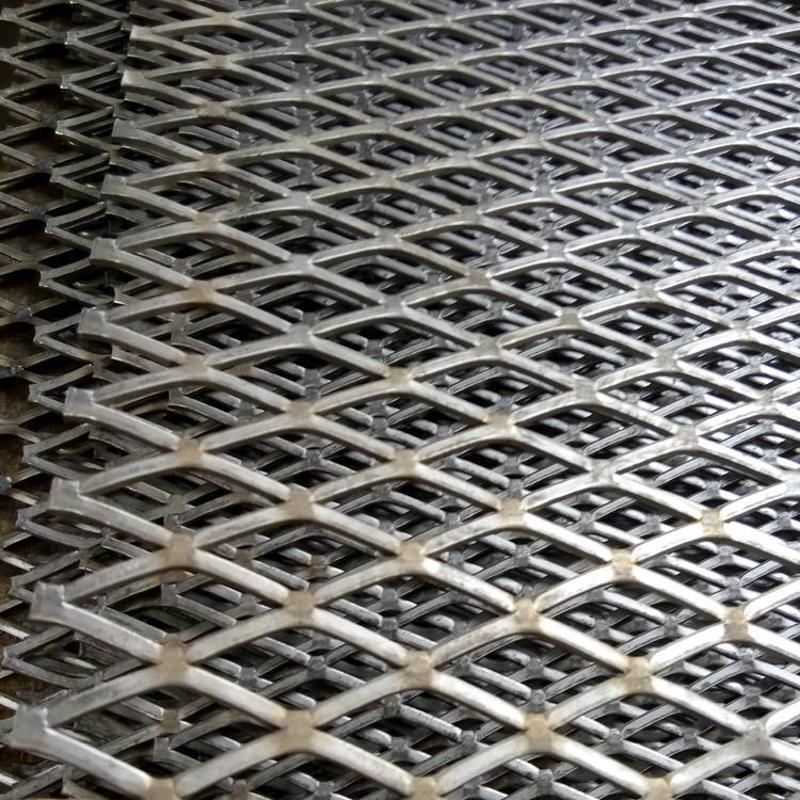成都钢板网与钢丝网有什么区别？