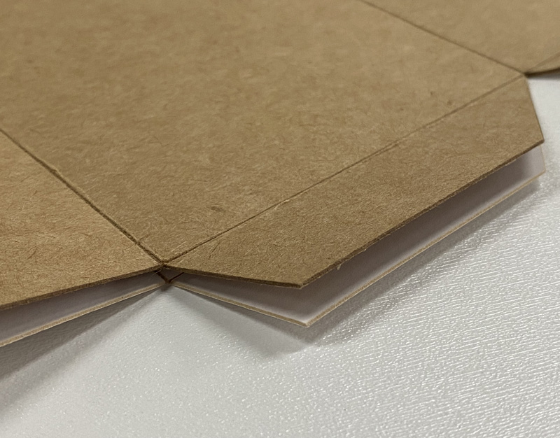 纸质包装盒激光雕刻压痕
