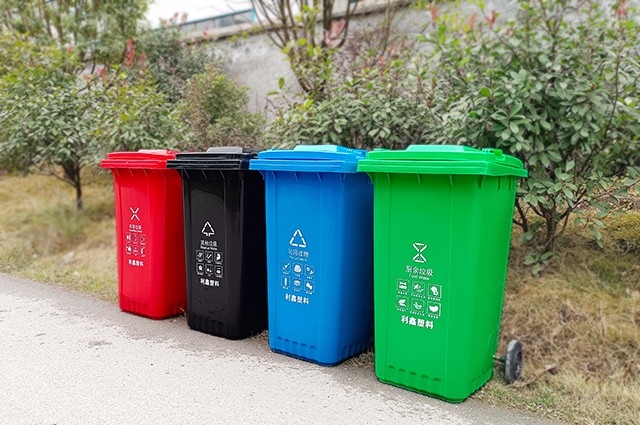 谈谈四川塑料垃圾桶生产厂家该如何选择？