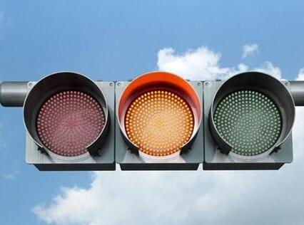 交通信号灯的重要性和使用的范围