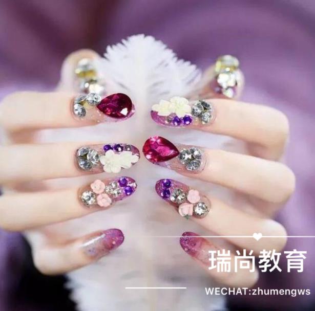 兰州化妆学校：女性化妆技巧分享