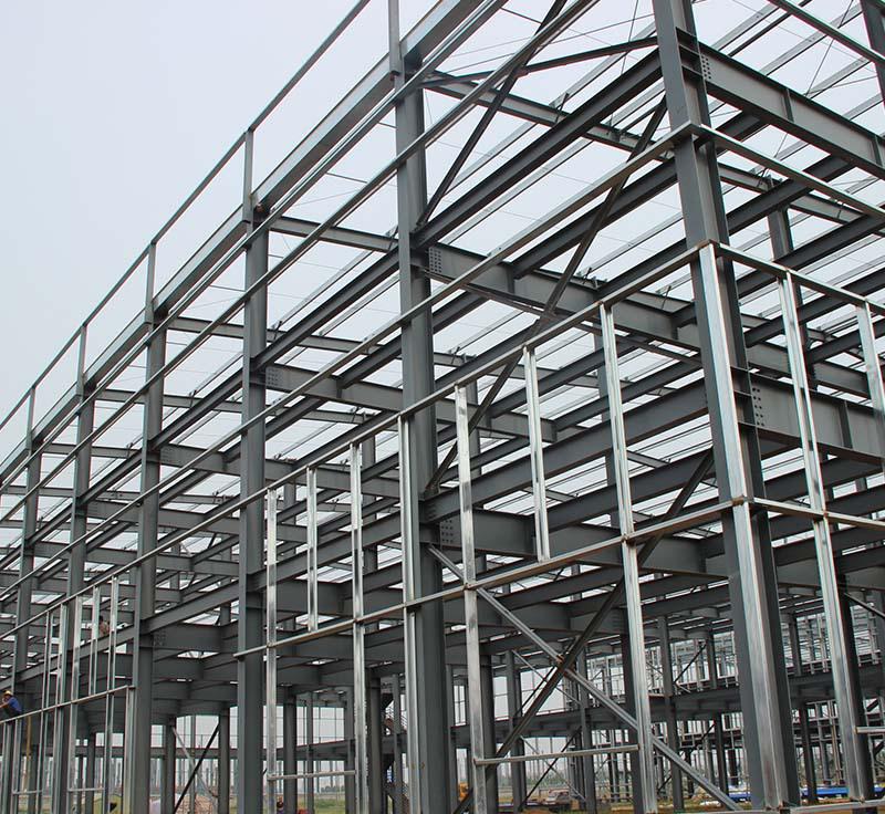 你知道四川钢结构工程在雨天施工的时候需要注意什么吗？