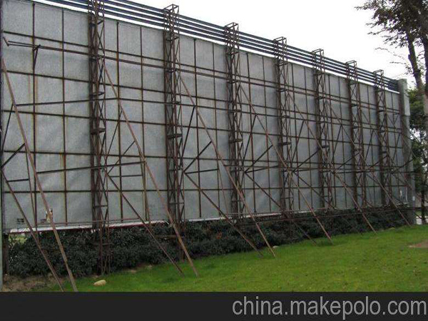 钢结构建筑的围护板承担垂直平分表面的载荷
