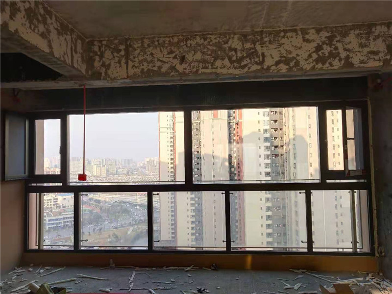 华阳悦城，100型隐框式二合一平开窗安装现场
