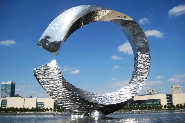 四川不锈钢雕塑的艺术特点？