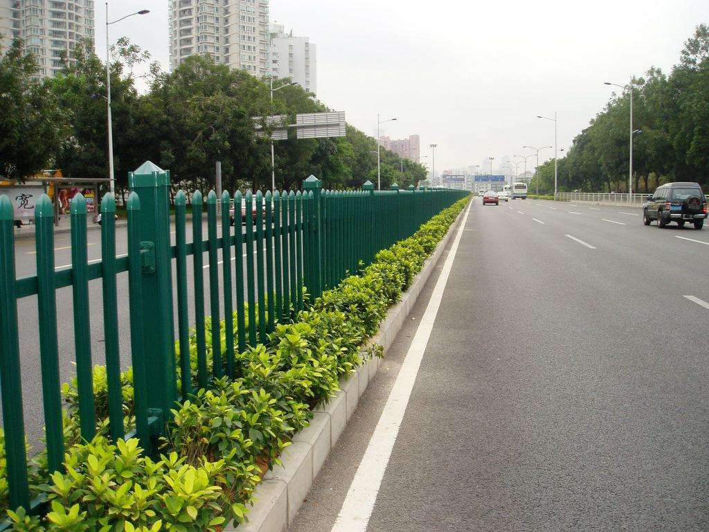 道路护栏安装案例