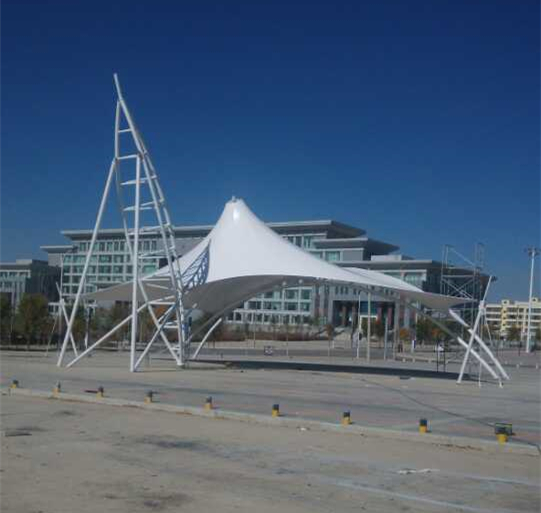 我们给海南州图书馆广场提供钢索膜结构！