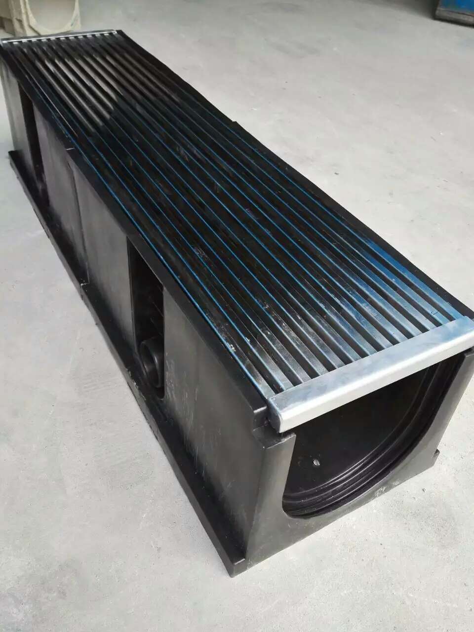 创丰建筑浅谈重庆线性排水沟工程应用