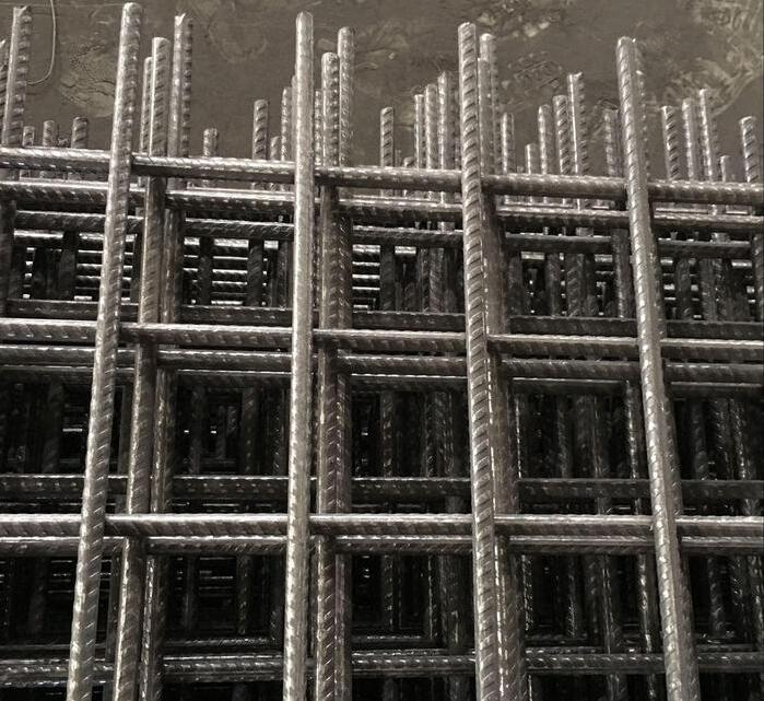 成都隧道钢筋网厂家浅析电焊网片和钢丝网片焊接技术特点