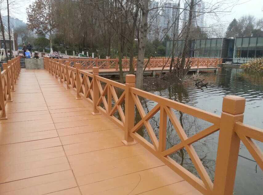 成都東湖公園仿木欄桿案例