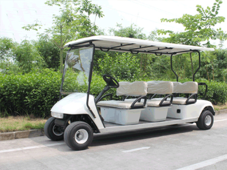 在使用銀川電動高爾夫球車時，我們應該注意哪些事項？