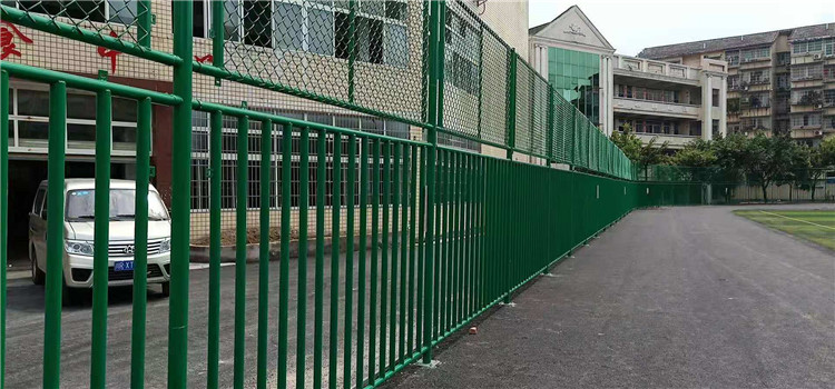 成都学校操场围栏