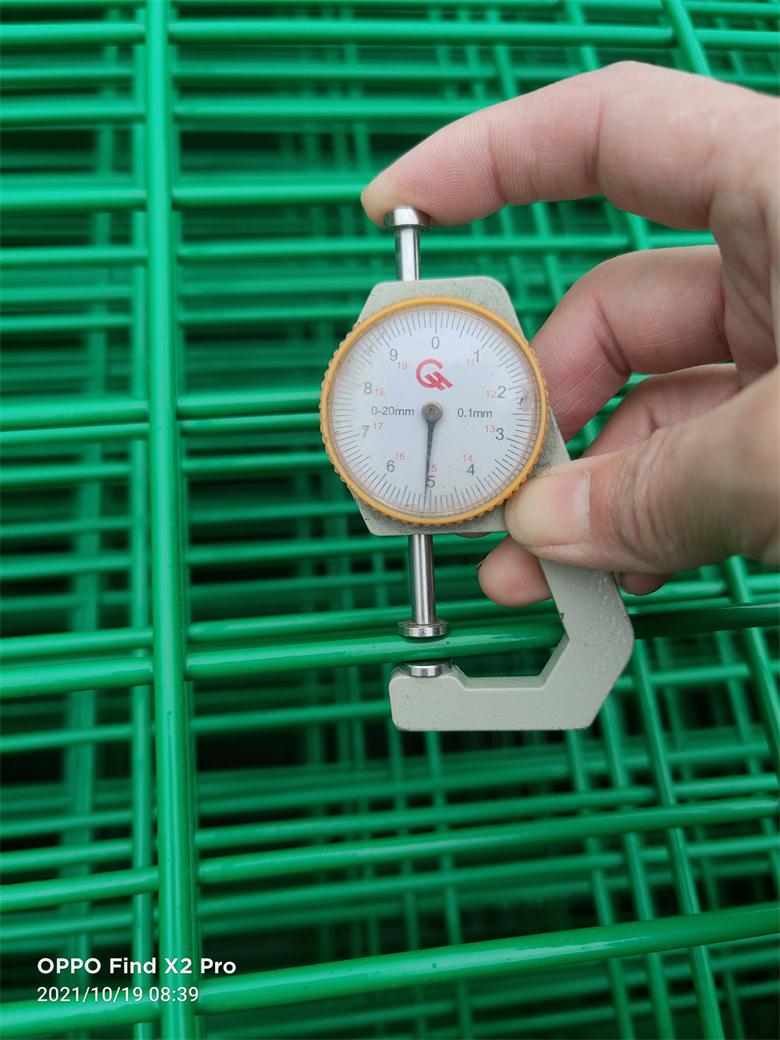 成都护栏网：提升城市防护水平