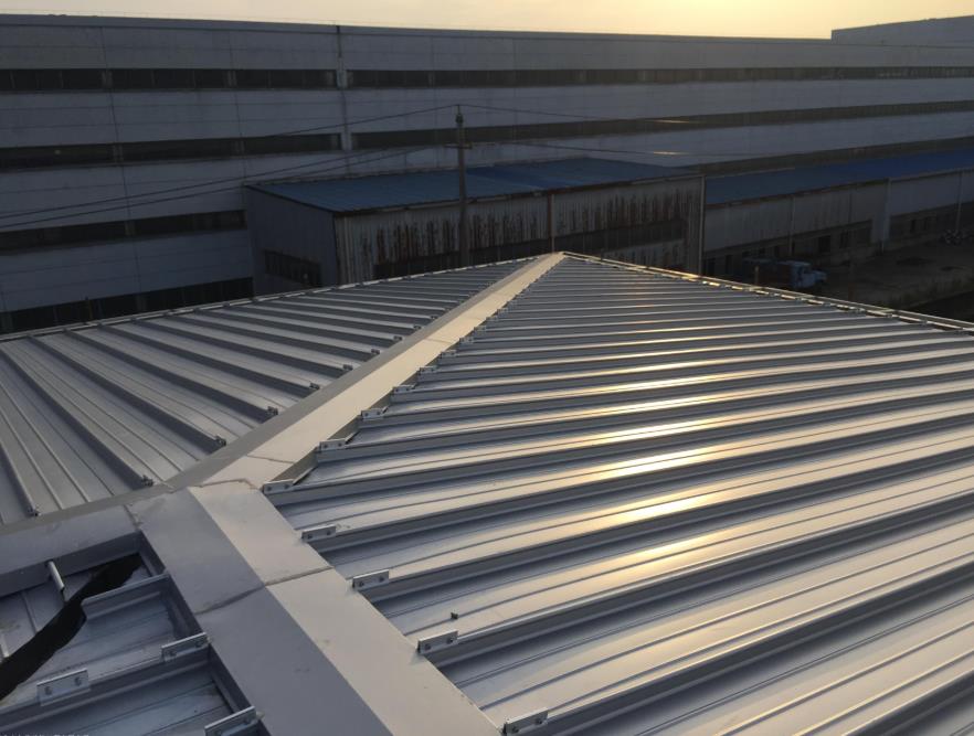 成都铝镁锰屋面板施工安装方法