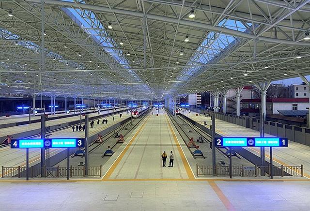 京张高铁开通 全程56分钟 北京北站恢复运营