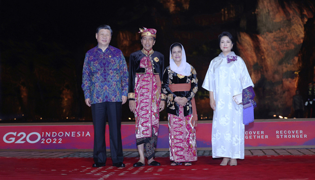 **夫妇出席二十国集团**峰会欢迎晚宴