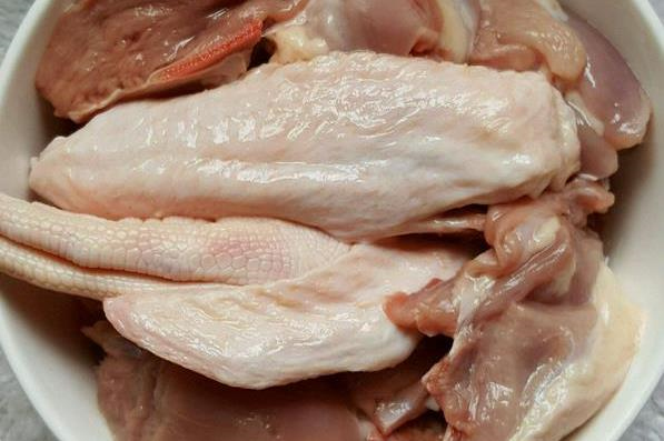 挑选新鲜鸭肉的方法有哪些？鸭子饲养管理有哪些要求？