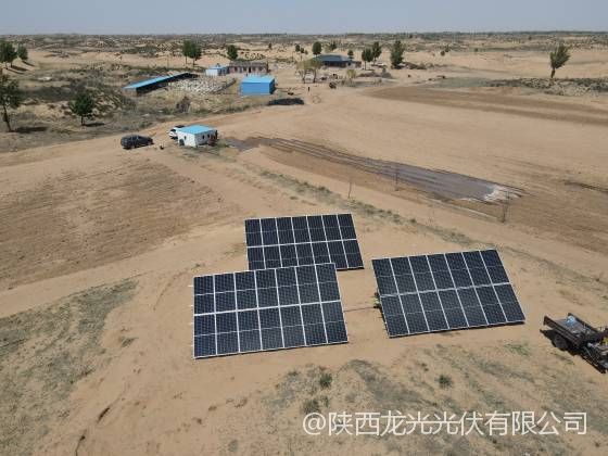 毛烏素沙漠15kW光伏灌溉站