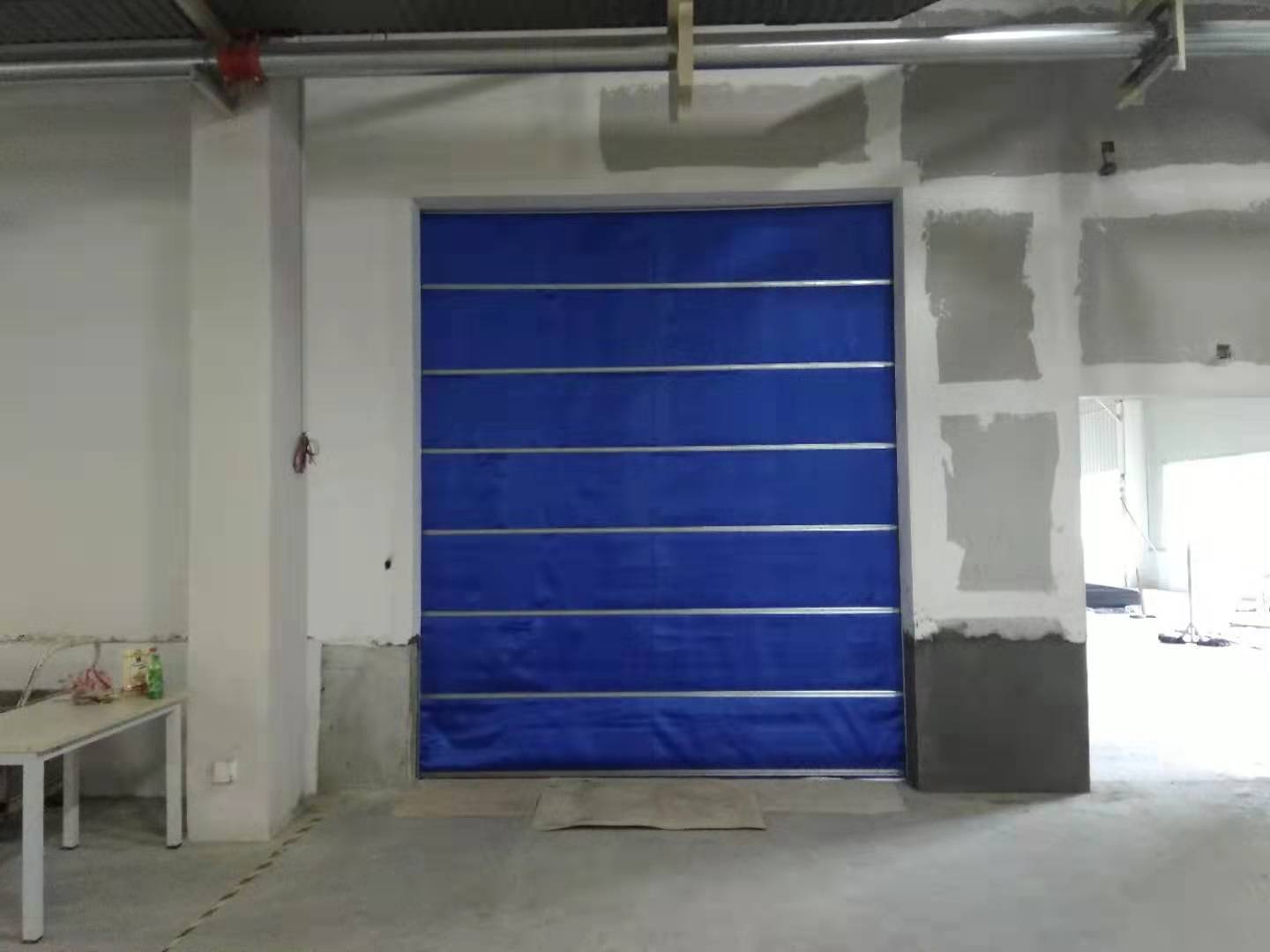 成都吉利汽车制造基地防火卷帘门安装案例