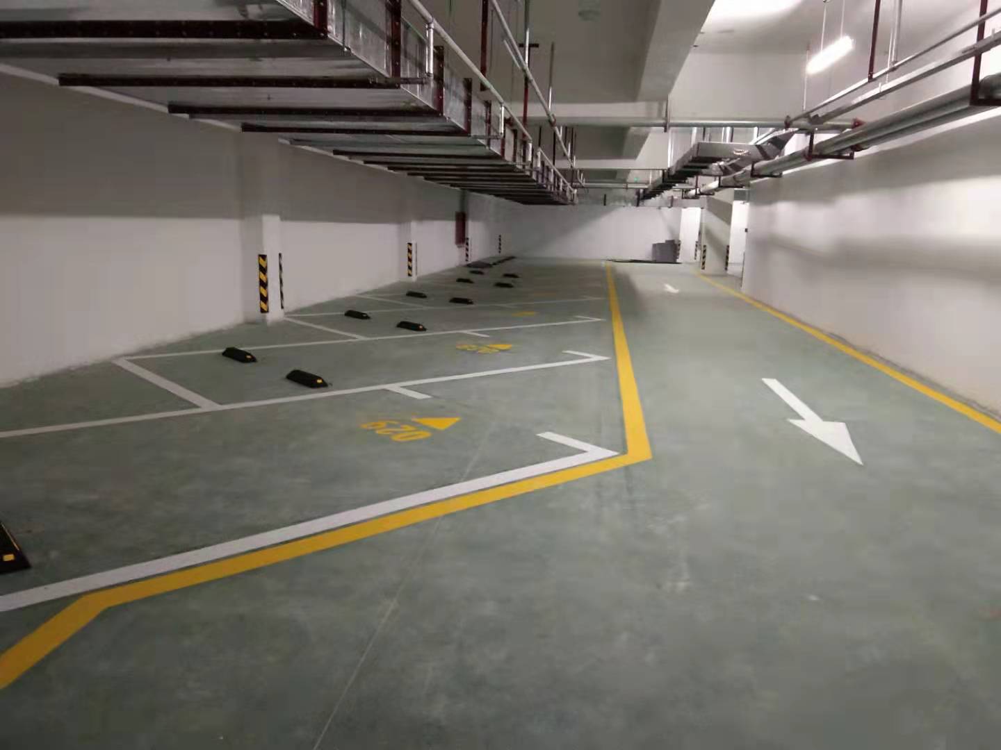 地下停车场常用设施