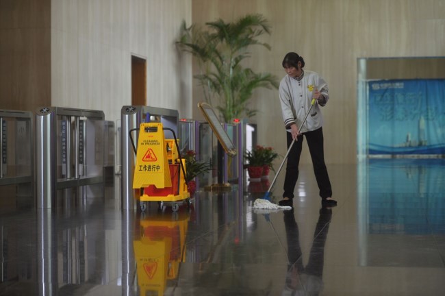 武漢家庭保潔公司分享地板清潔小竅門