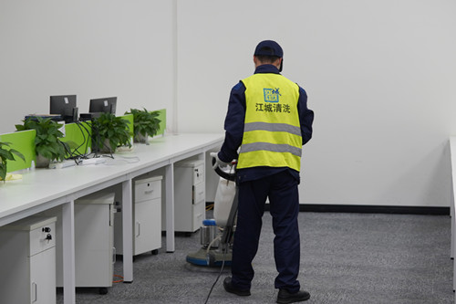 地毯日常保潔幾種常見的去污漬方法