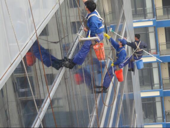 武汉高空外墙清洗的工作流程是怎么样的
