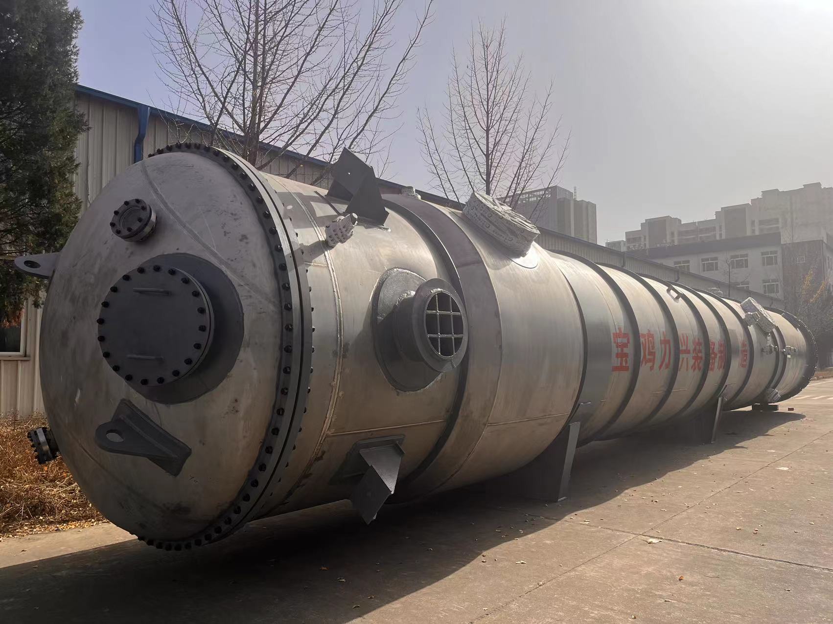 单重68吨的钛降膜加热器案例