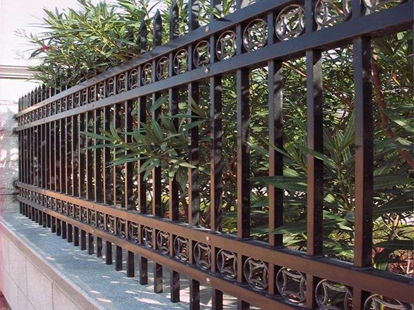 你知道安装四川锌钢护栏的方法吗？